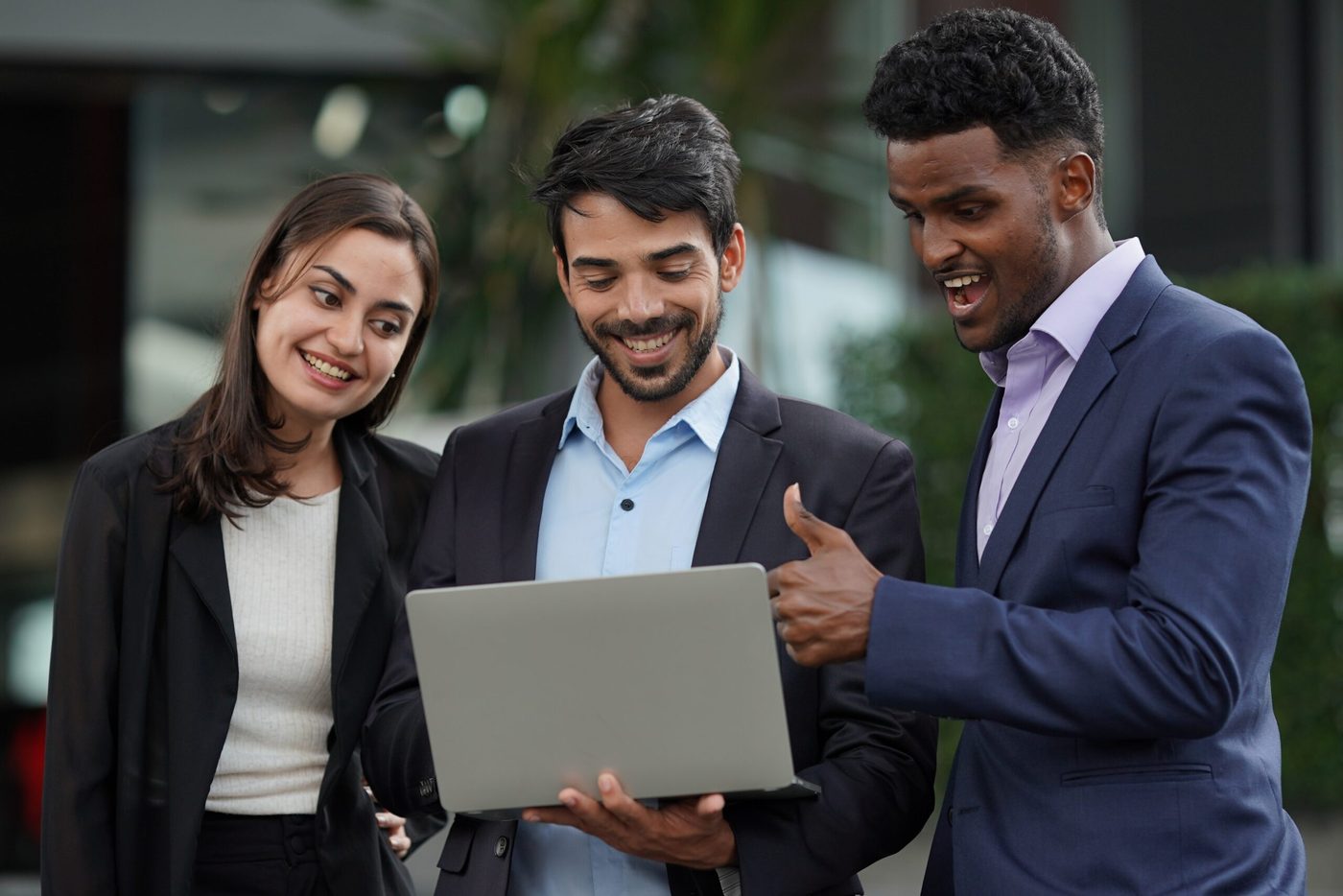 The Alinetech team working together